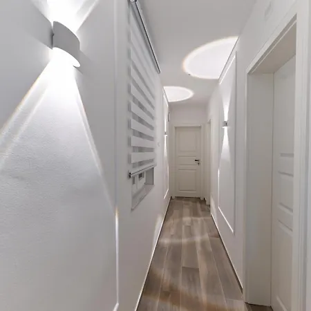 招待所 And Nekic 3*