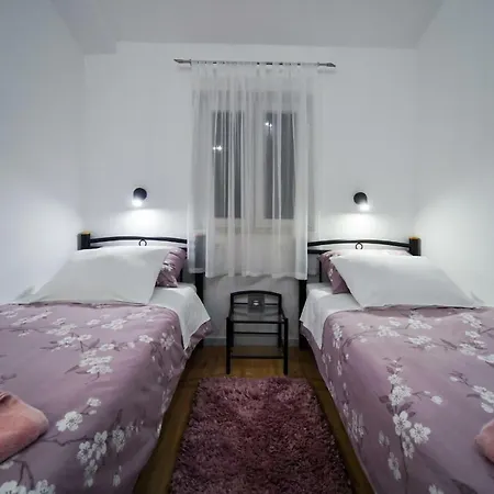 Gasthuis Apartments&rooms Nekic 3*