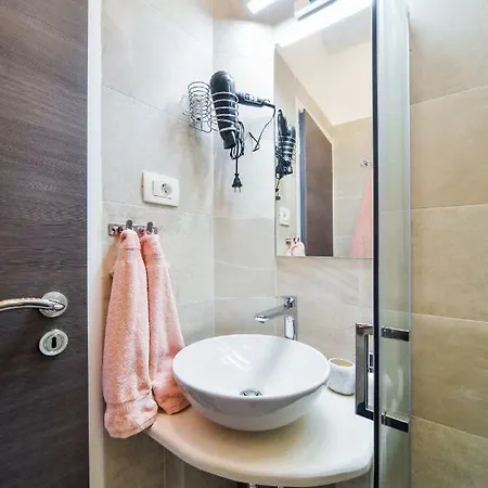 Apartments&rooms Nekic 3*